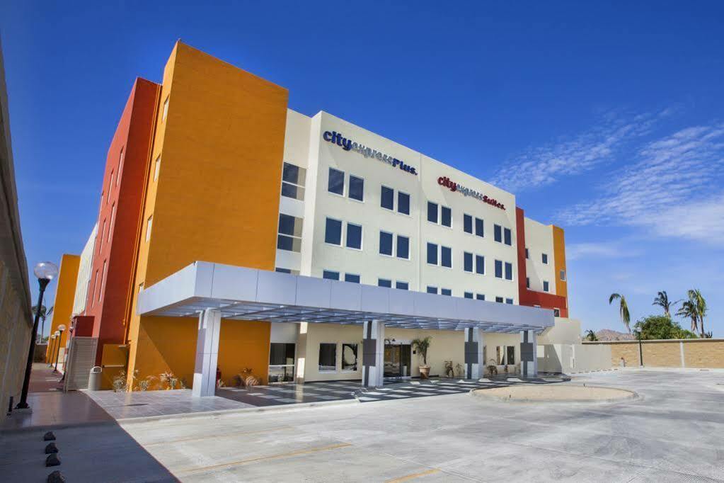 City Express Plus By Marriott Cancun Aeropuerto Riviera Exteriör bild