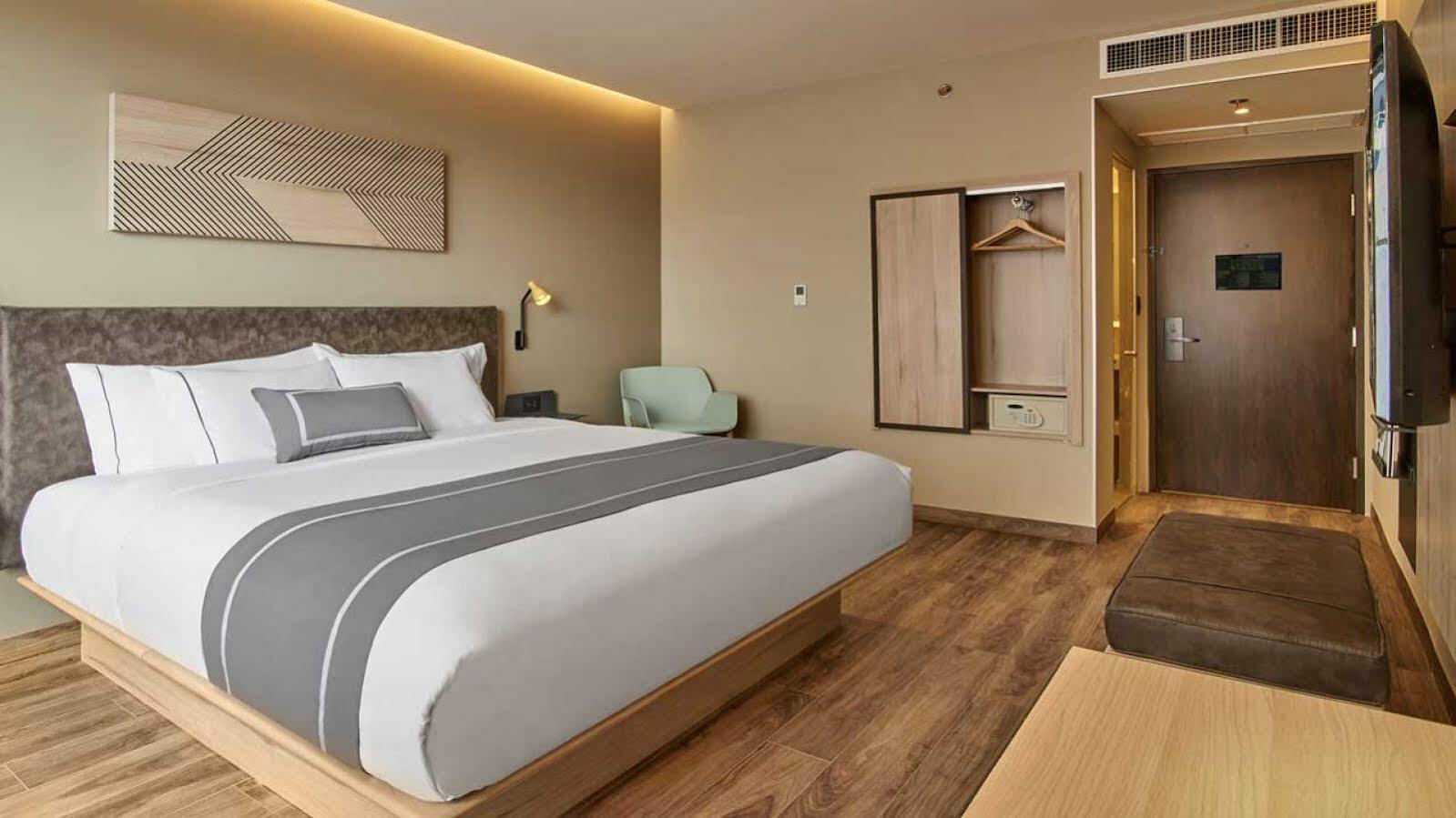 City Express Plus By Marriott Cancun Aeropuerto Riviera Exteriör bild